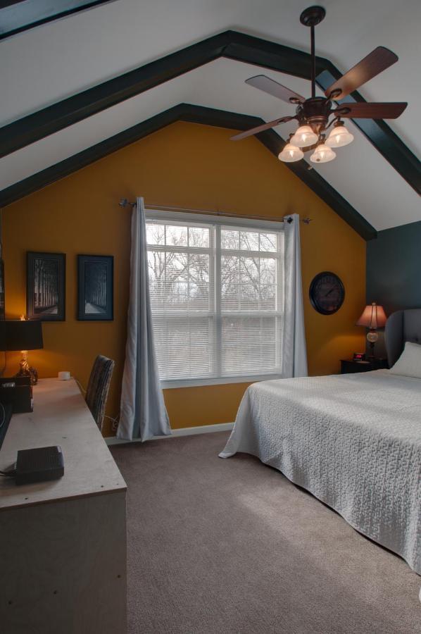 Vacation Home 5 Mins To Down Town 2 Bedrooms 2 Baths Garden Area Hot Tub Nashville Exterior foto